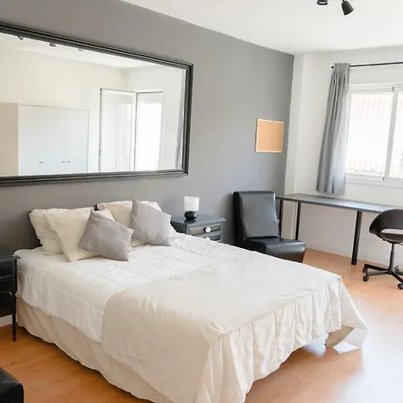 Tu Hogar Desayuno, Parking Y Piscina Incluidos רונדה